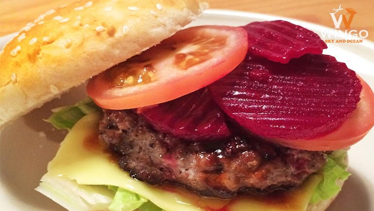 humburger củ dền không thể bỏ qua khi thưởng thức ẩm thực tại Úc