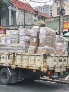 Transporting cargo to the seaport