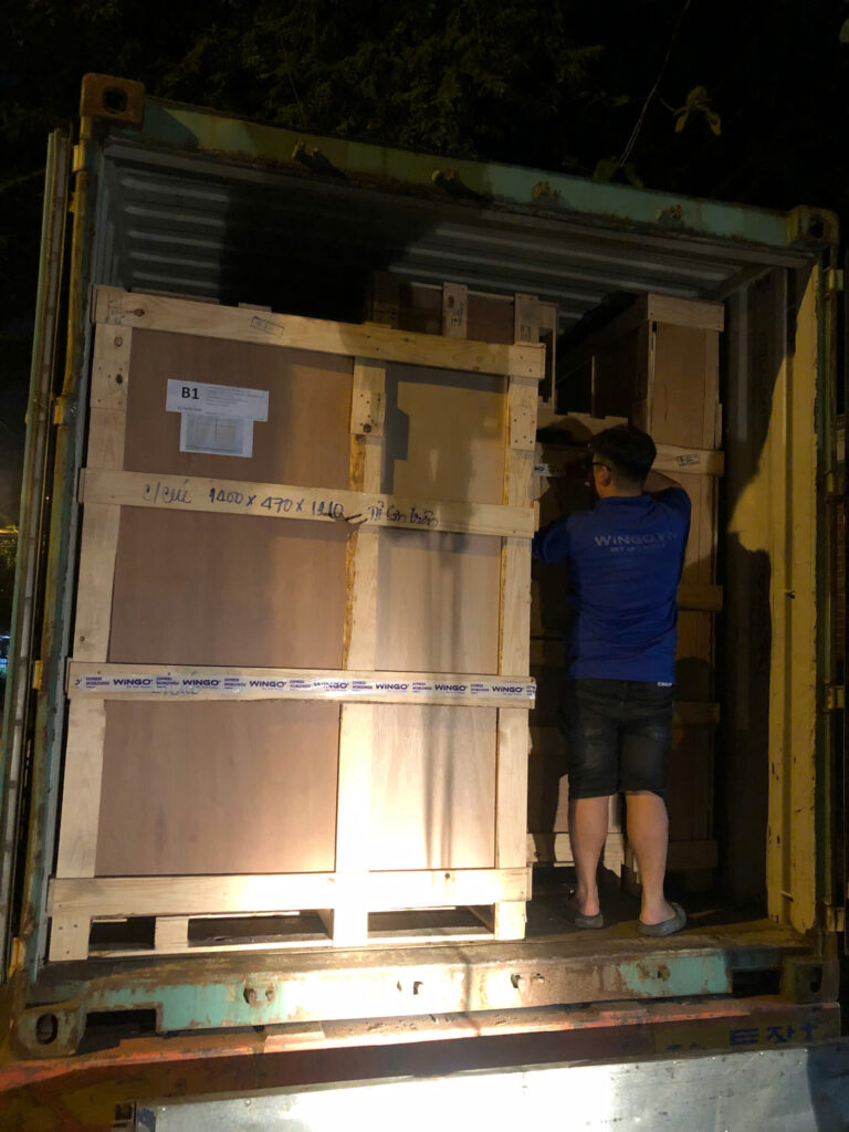 Dịch vụ vận tải đường biển quốc tế uy tín Wingo Logistics Đóng hàng đường biển trên container